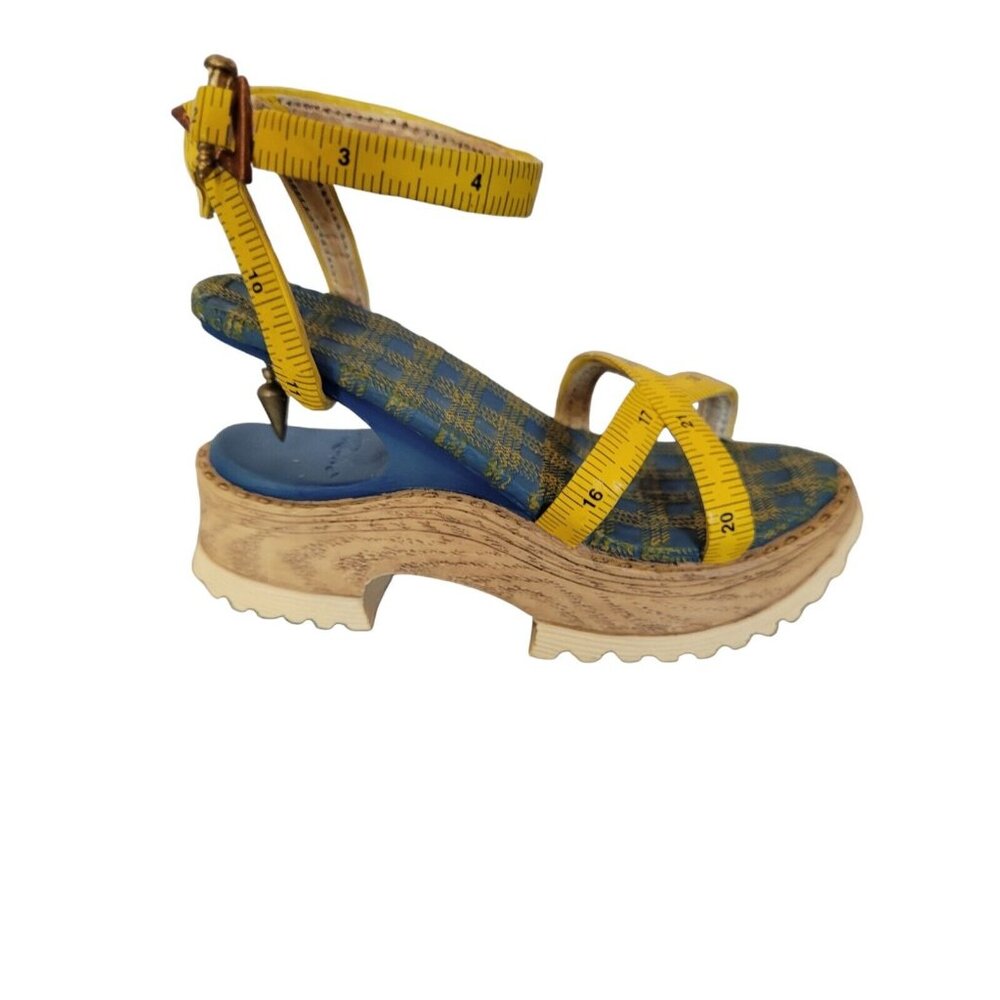 Just‎ The Right Shoe 25115 Custom Made Miniature Resin Shoe by Raine 2001